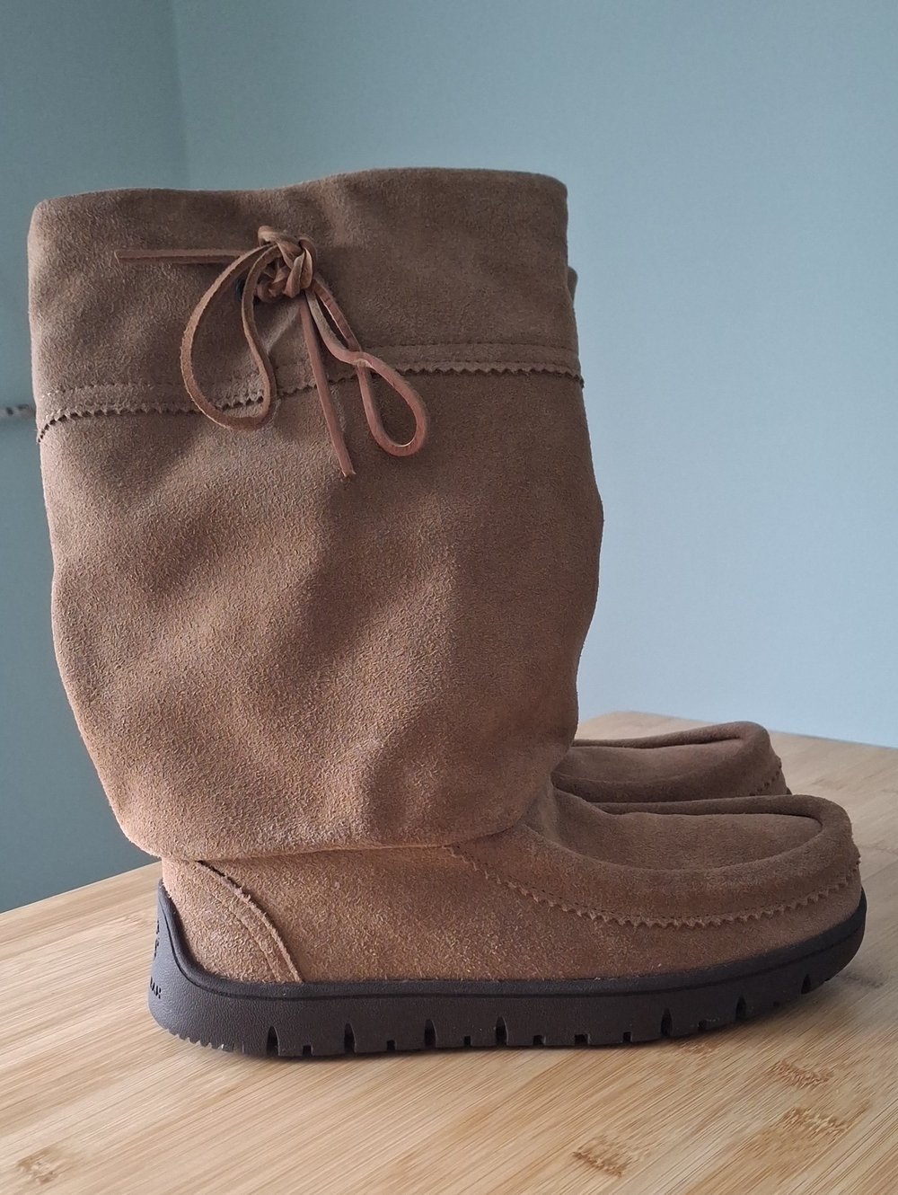 Manitobah Waterproof Hunter Oak Suede Pull-On Winter Boots in Brown Size 9